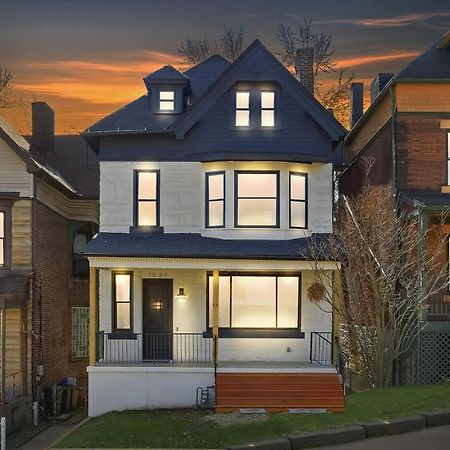 Newly Renovated Victorian Gem Perfect Space For Family Vacations! Pittsburgh Exteriér fotografie